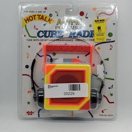 Hot Talk AM/FM Portable Cube Radio - Bargainwizz