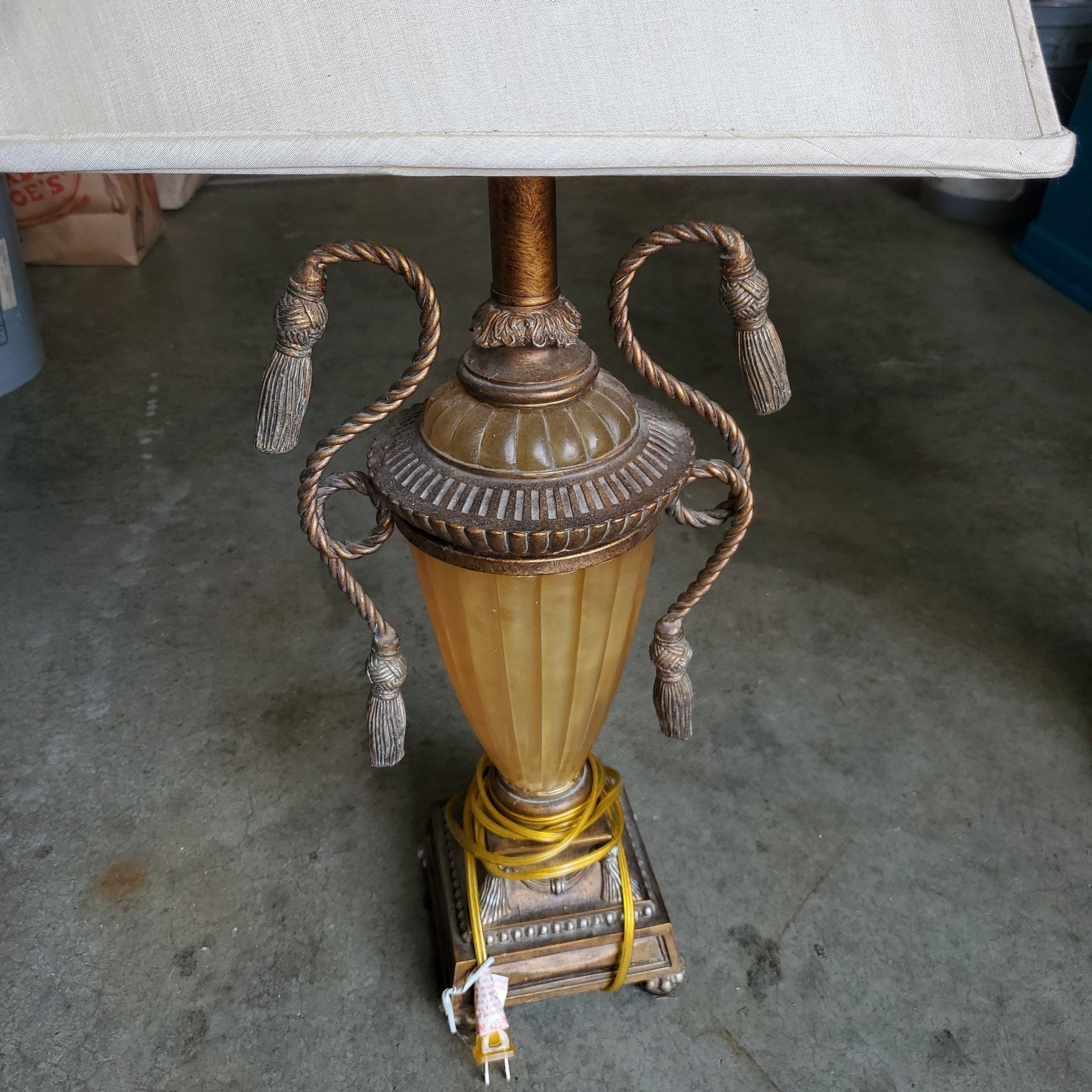 Antique Glass Lamp - Bargainwizz