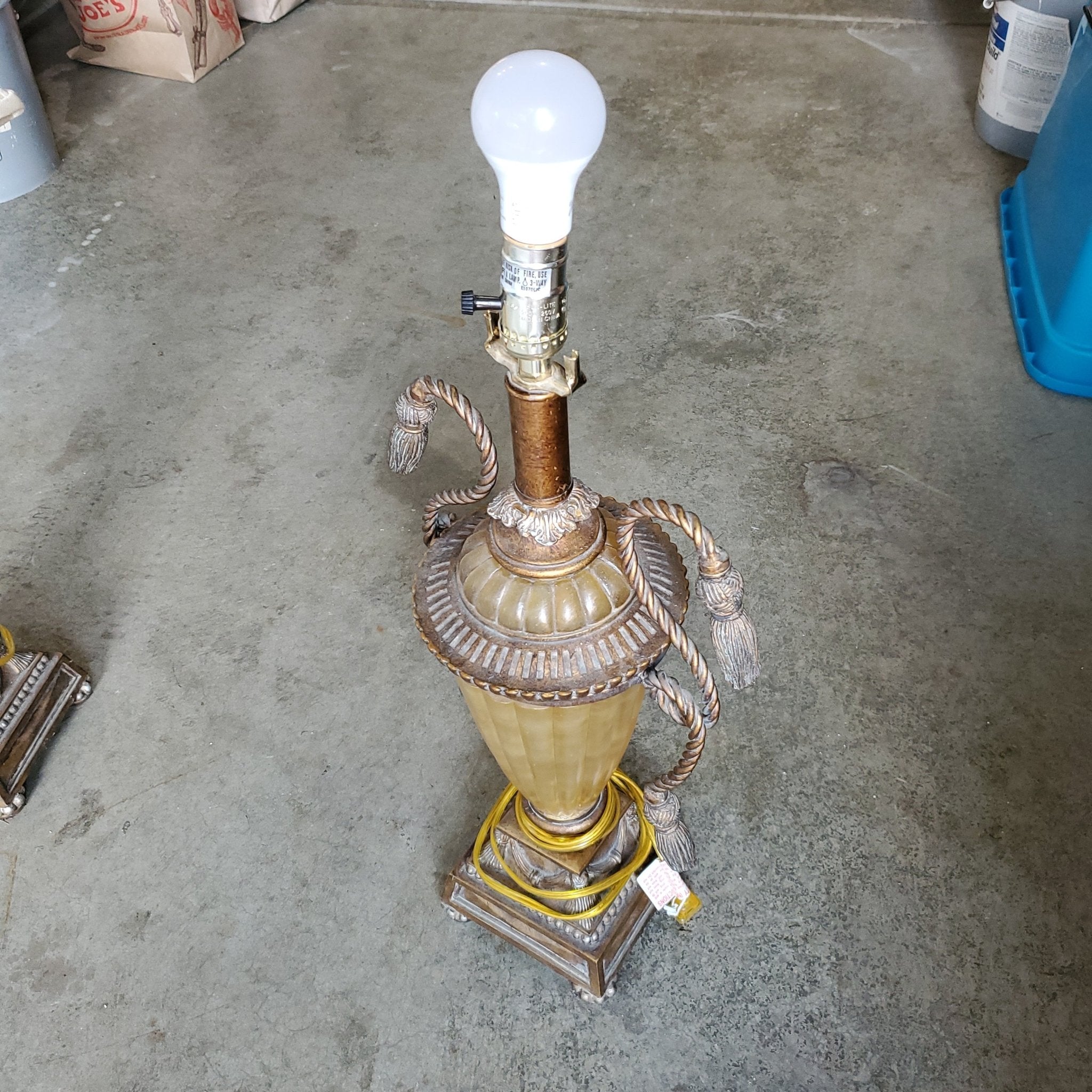 Antique Glass Lamp - Bargainwizz