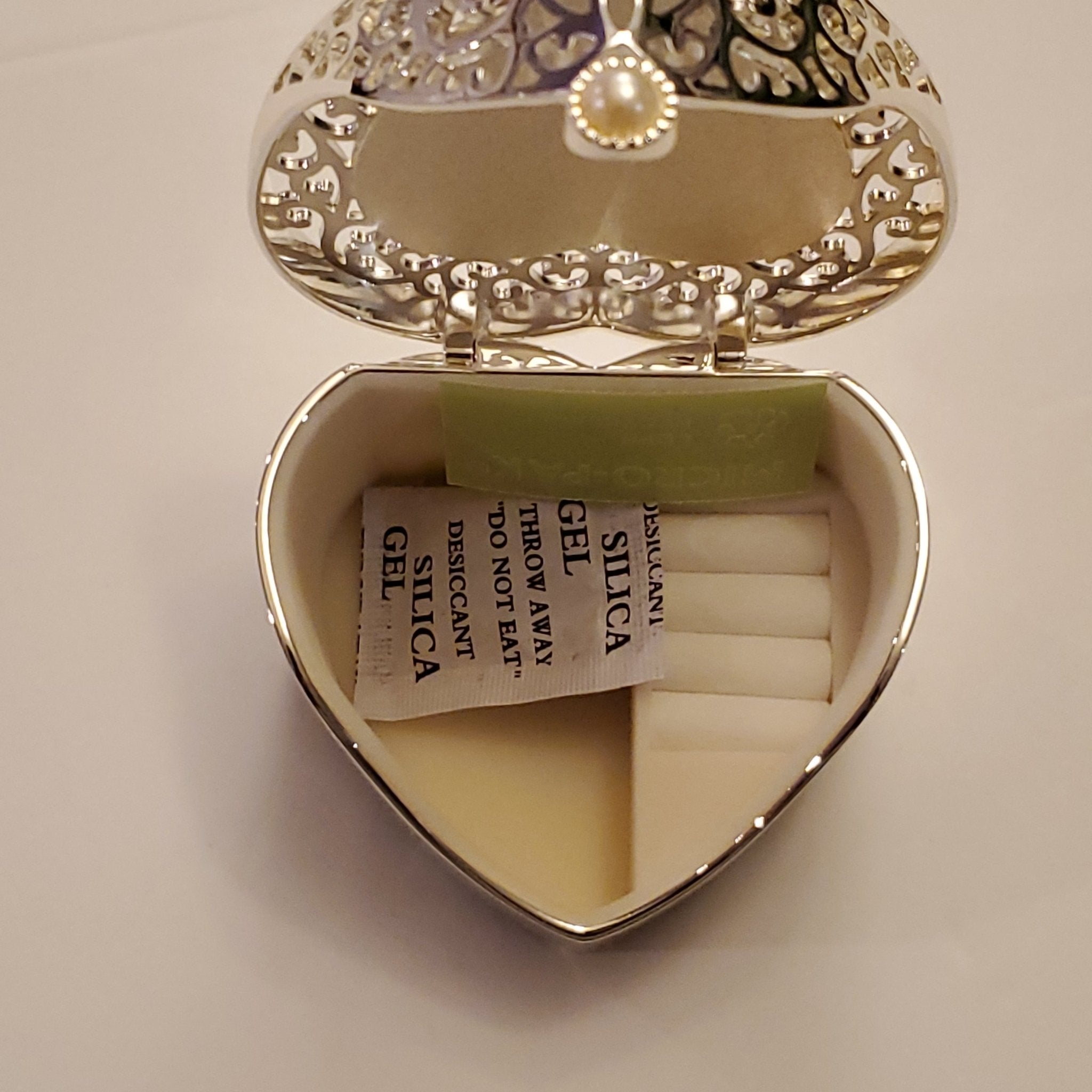 Filigree Heart Box - Silver - Bargainwizz