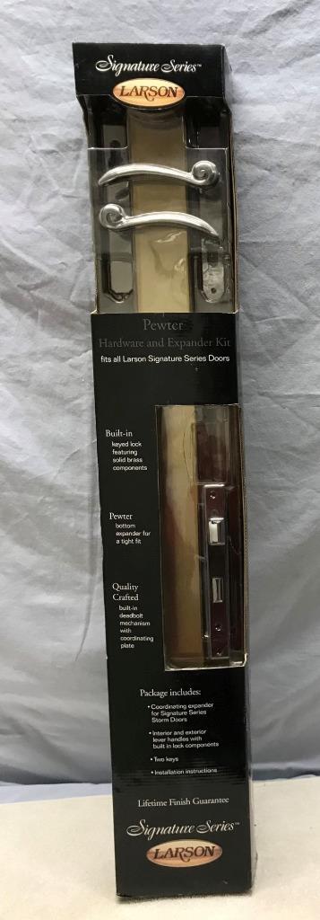 LARSON Signature Series Storm Door Handle & Lock - Expander Kit - Pewt ...