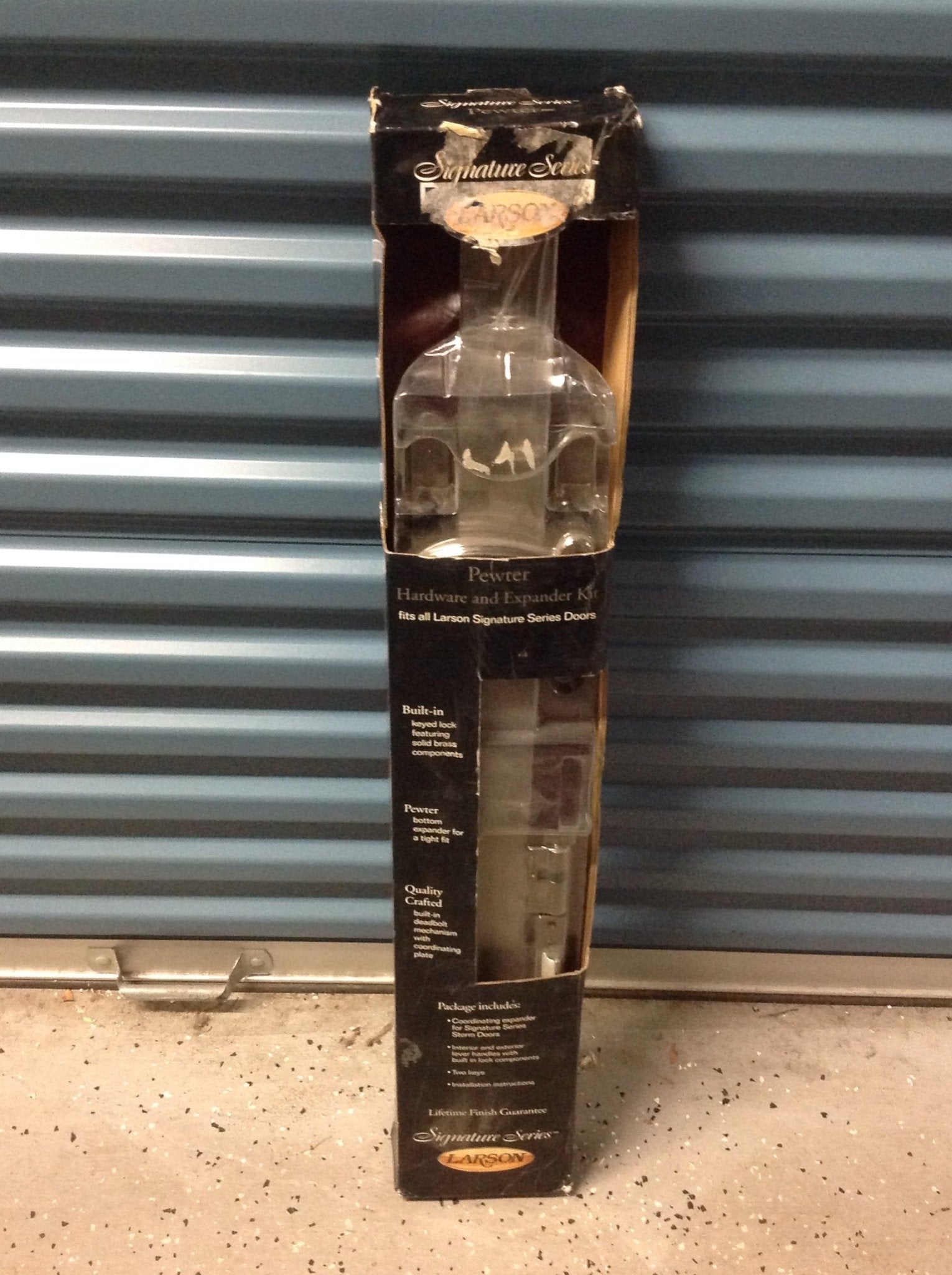 LARSON Signature Series Storm Door Handle & Lock - Expander Kit - Pewt ...