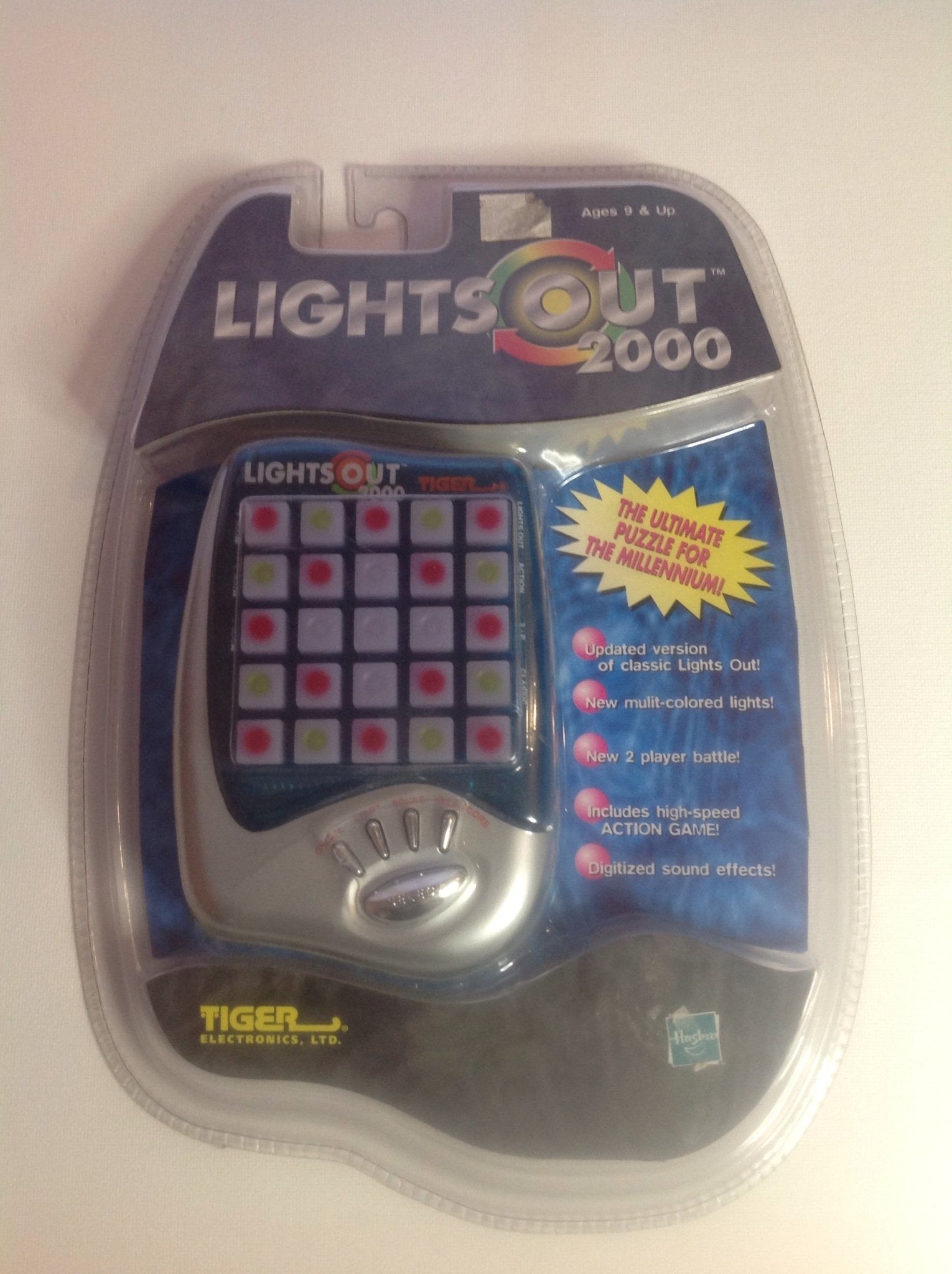 Lights Out 2000 Hasbro Puzzle Game - Bargainwizz